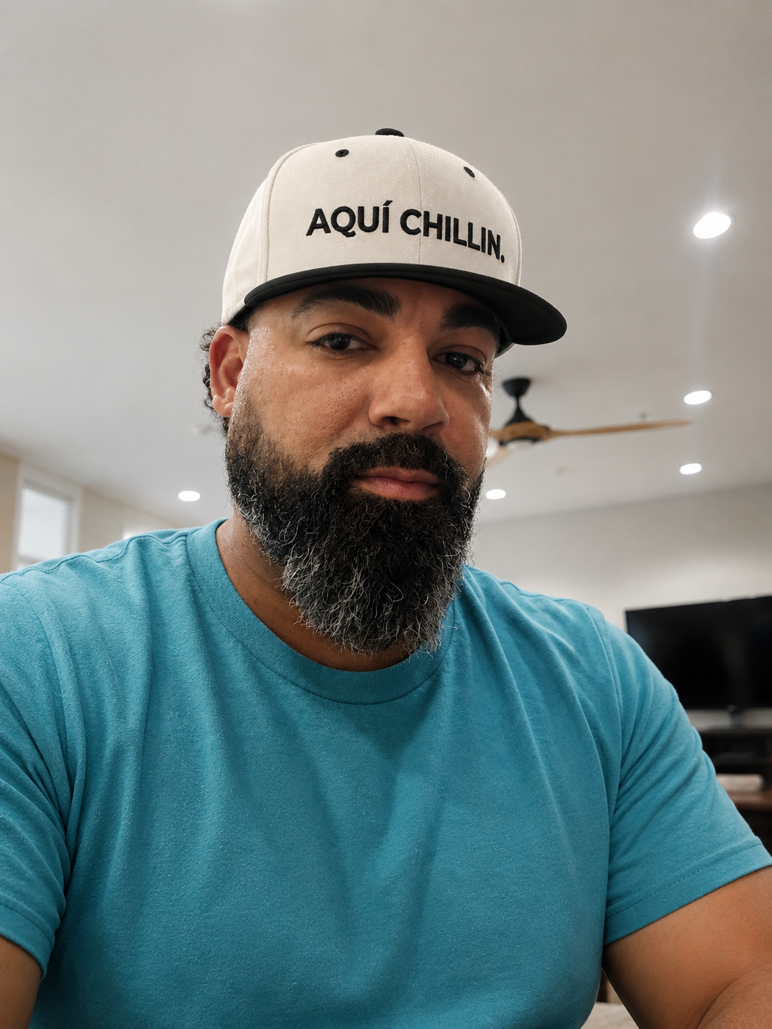 AQUÍ CHILLIN. Hat