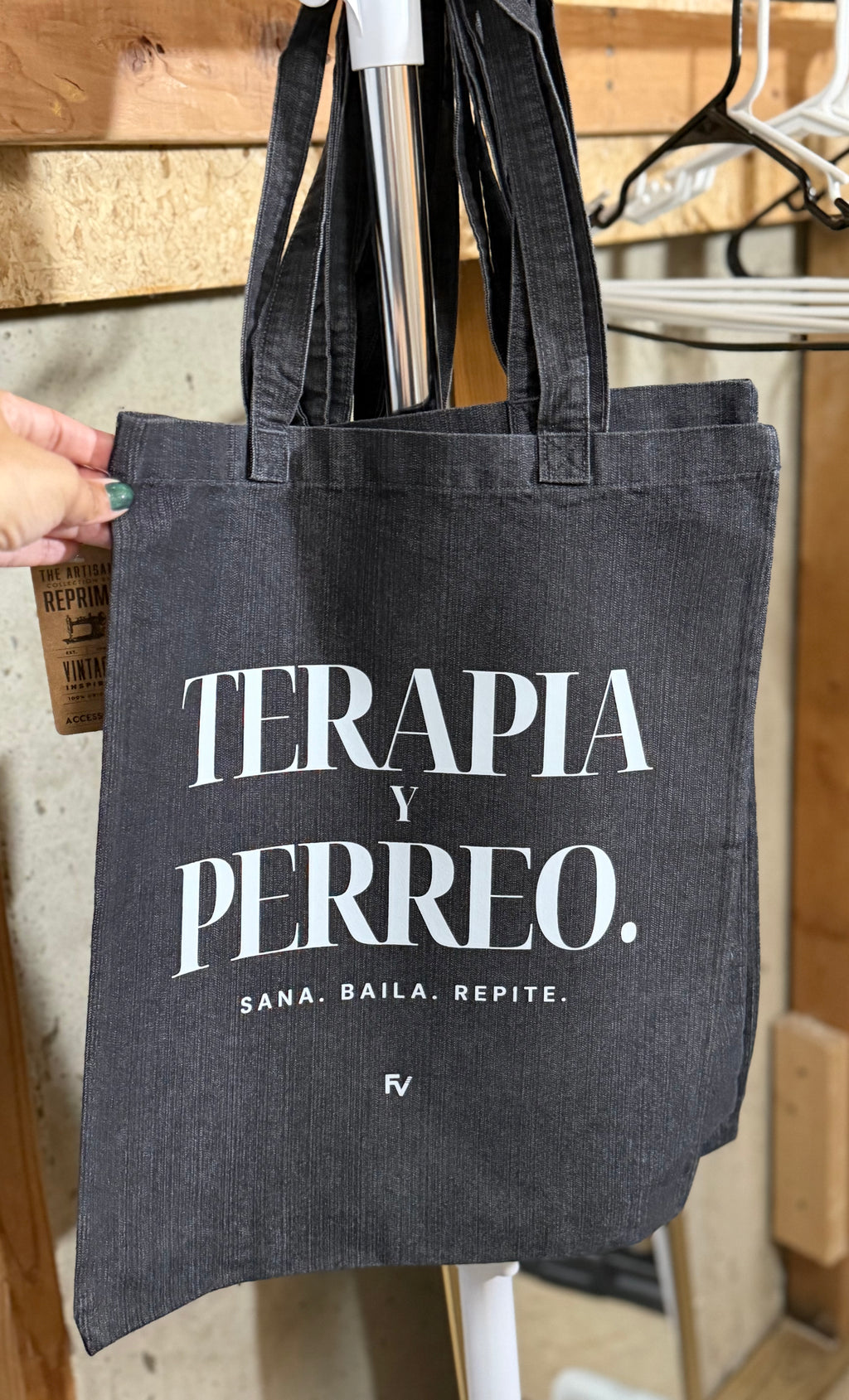 Terapia y Perreo Tote Bag