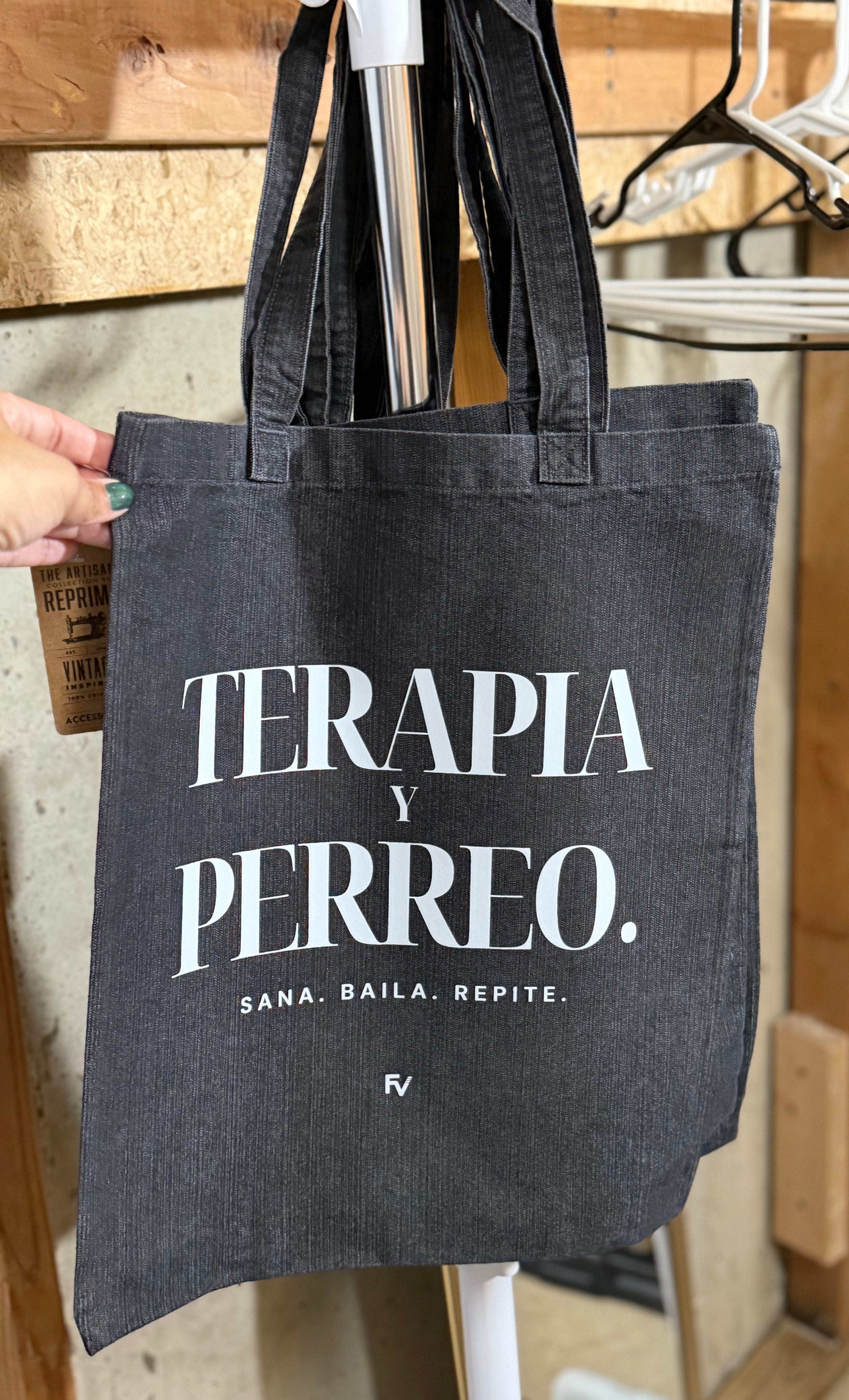 Terapia y Perreo Tote Bag